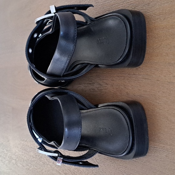 Quince Italian Leather Bold Buckle Slingback - Color: Black - Size: 9 - Picture 5 of 10